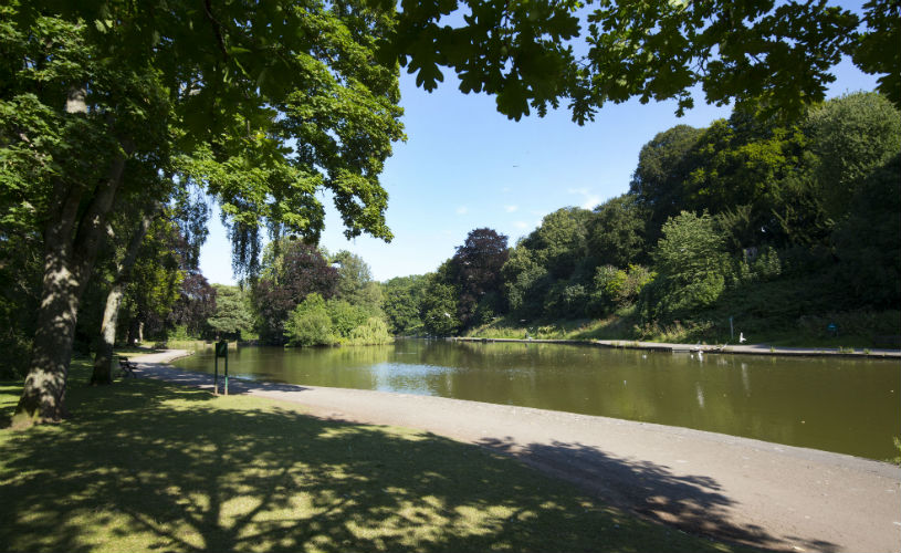 Eastville Park - Bristol’s best parks for autumn leaf-peeping